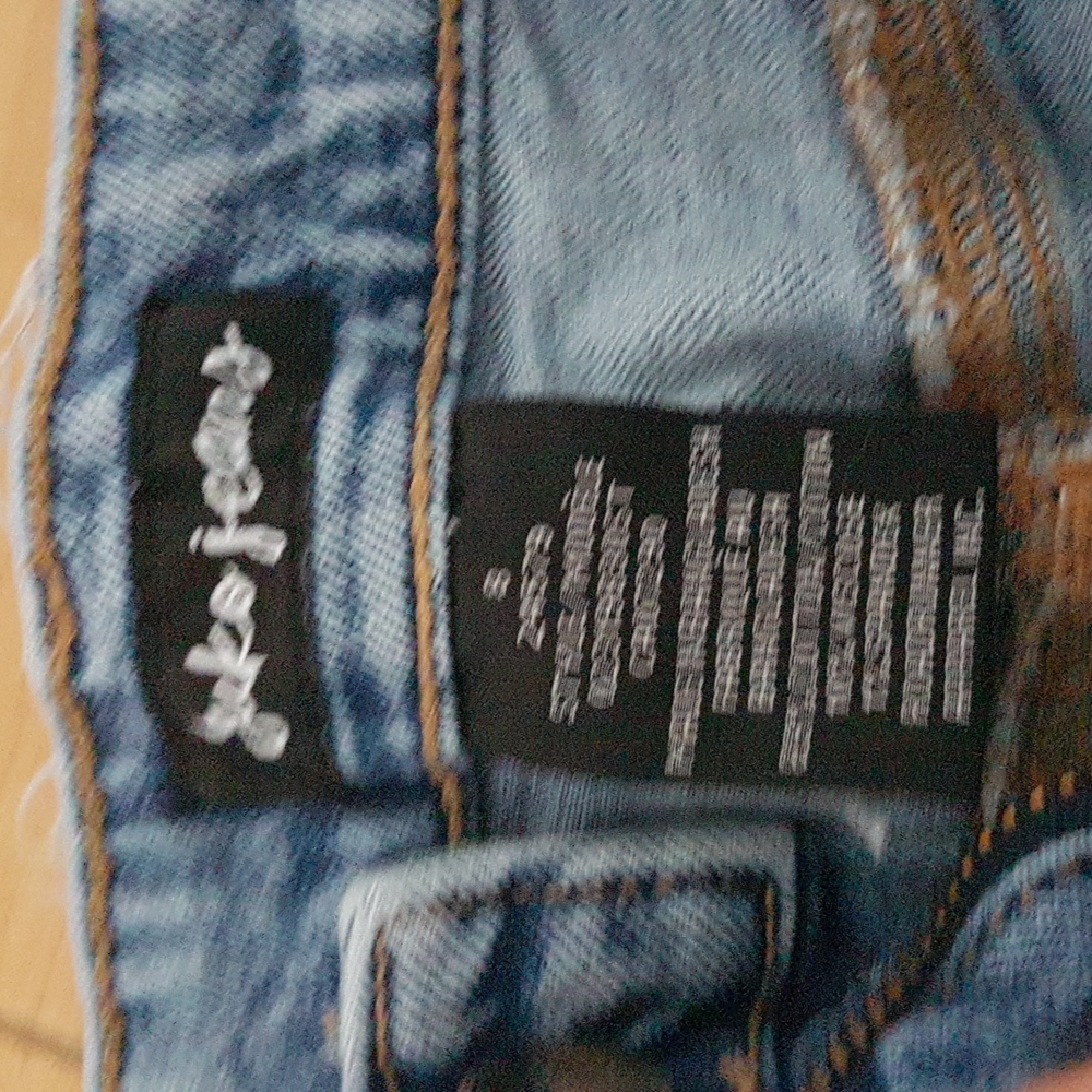 Jeans - Picture 2 of 3